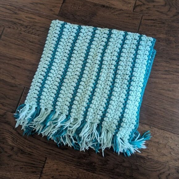 Vintage Grandma Crochet Throw Blanket Fringe - Picture 2 of 4